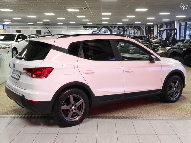 SEAT Arona 4