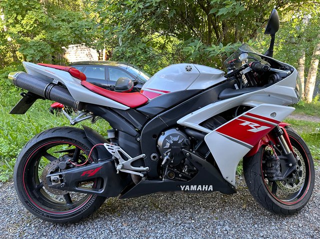 Yamaha YZF-R1, kuva 1
