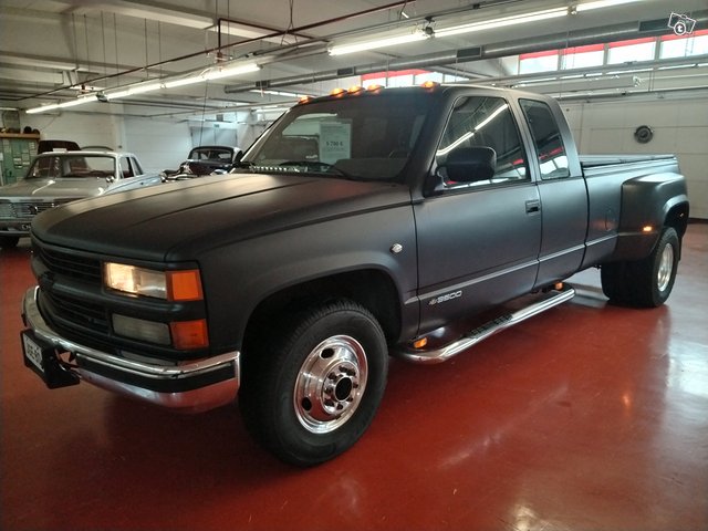 Chevrolet Silverado 2