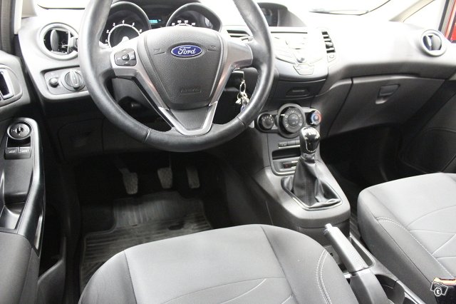 Ford Fiesta 15
