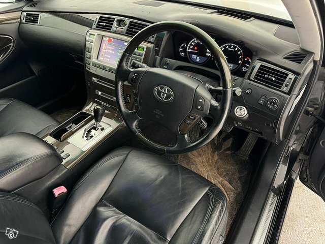 Toyota Crown 3