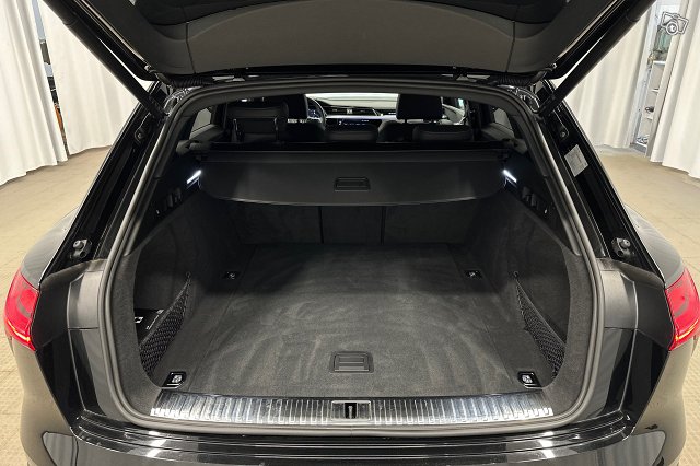 Audi Q8 E-tron 25