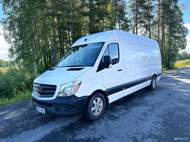 Mercedes-Benz Sprinter 11