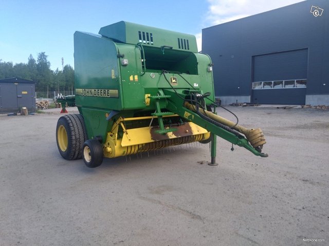 John Deere 575, kuva 1