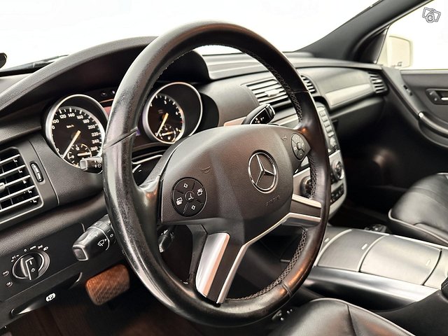 Mercedes-Benz R 4