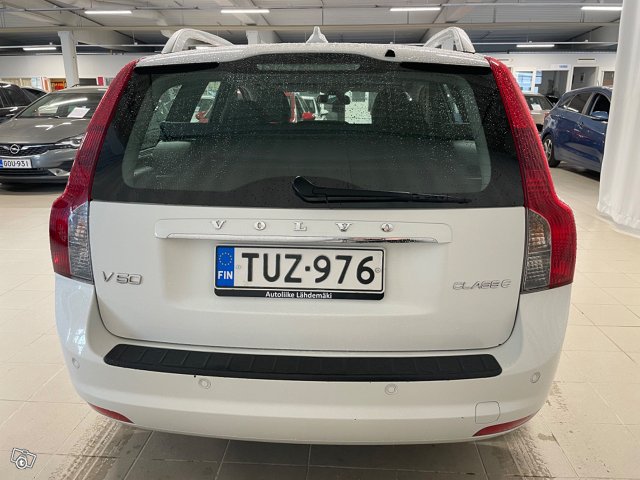 VOLVO V50 4