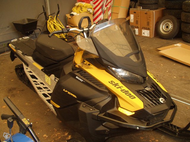 Skidoo tuntra 600efi 1