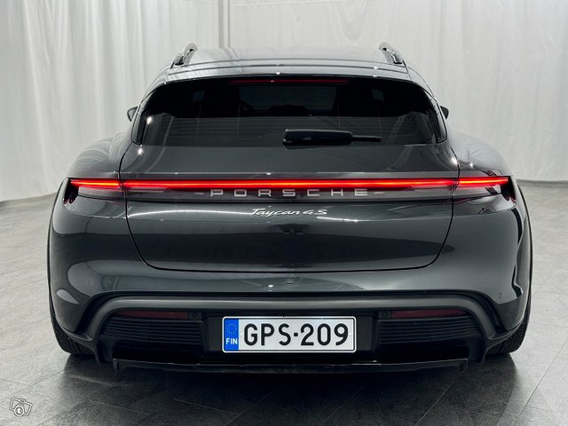 Porsche Taycan 6
