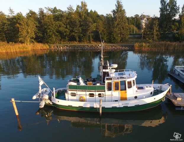 Valko-vihreä Teräs-matkavene 3