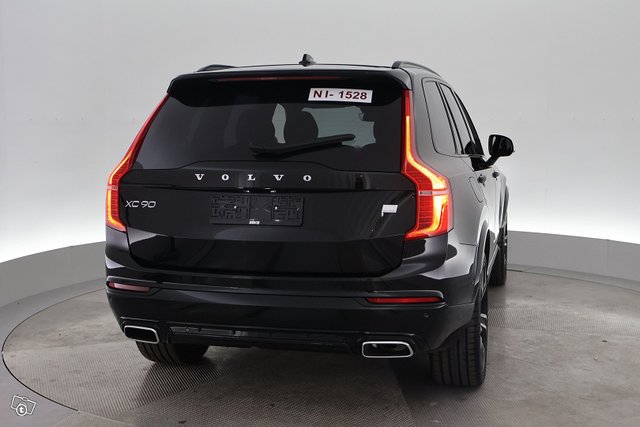 Volvo XC90 10