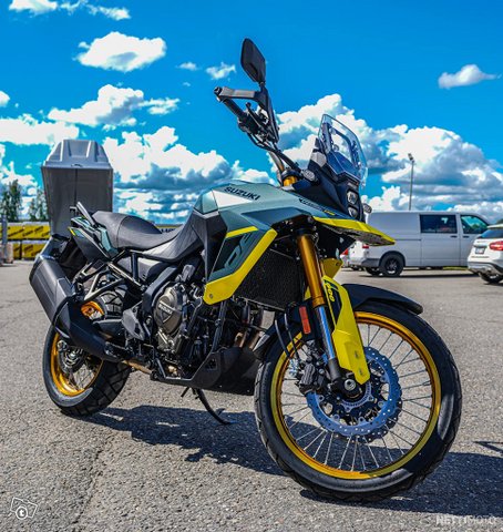 Suzuki V-Strom 7