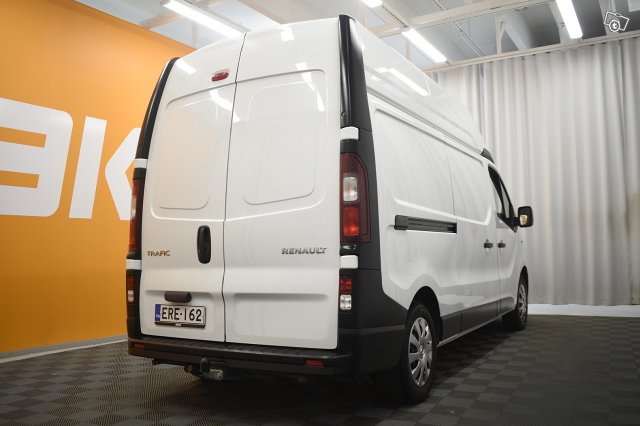 Renault Trafic 8