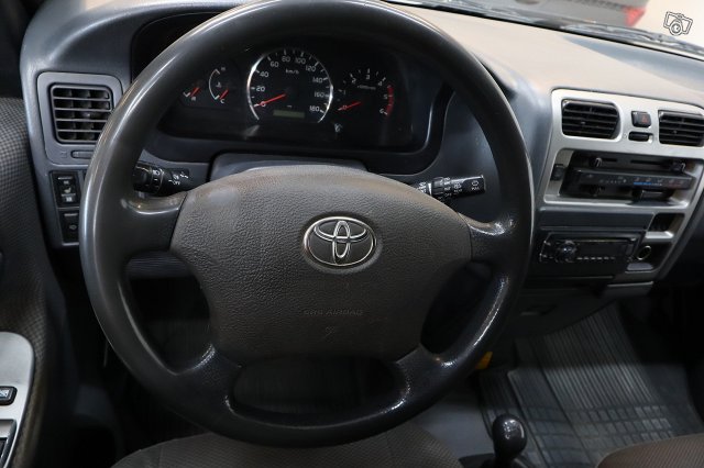 Toyota Hiace 19