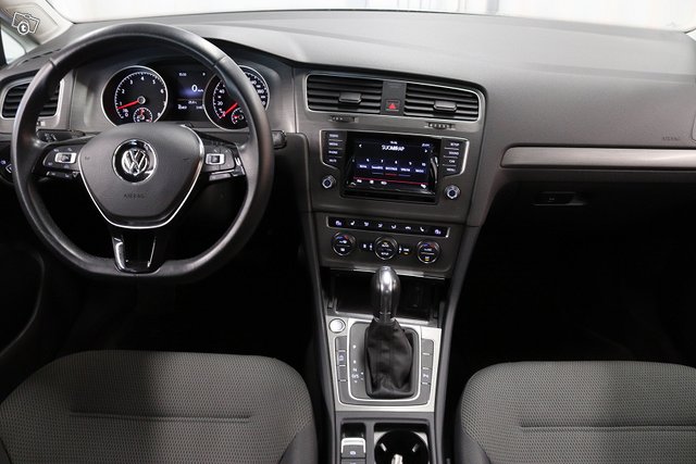 Volkswagen Golf 13