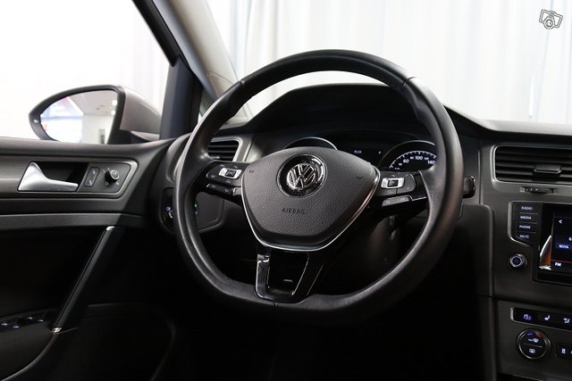 Volkswagen Golf 14