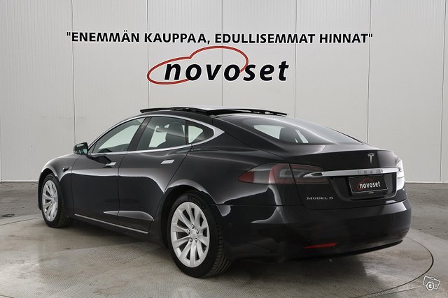 Tesla Model S 6