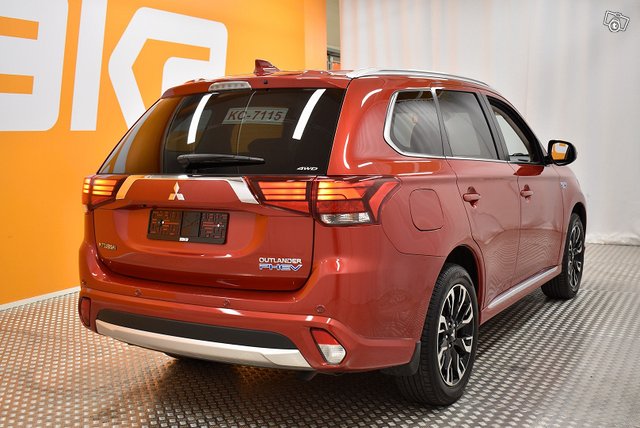 Mitsubishi Outlander 7