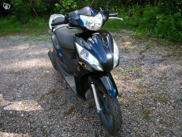 Honda Vision skootteri 2