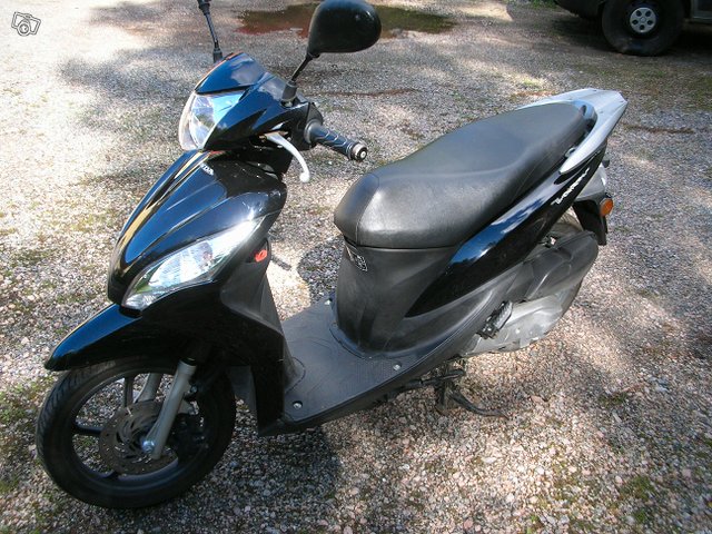 Honda Vision skootteri 3