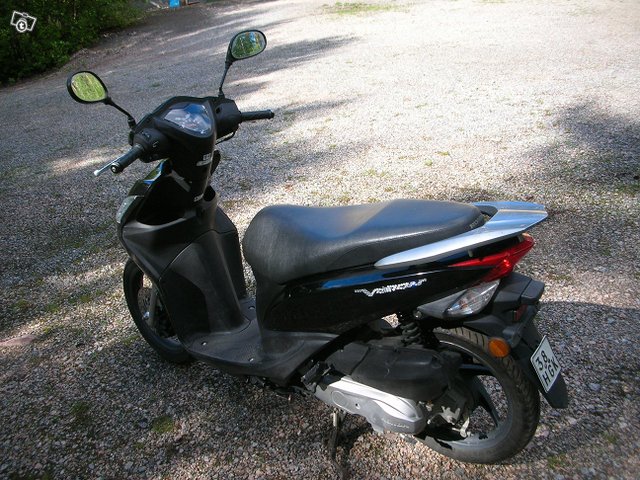 Honda Vision skootteri 5