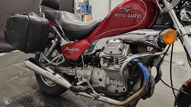 Moto Guzzi 750 Nevada Classic 1