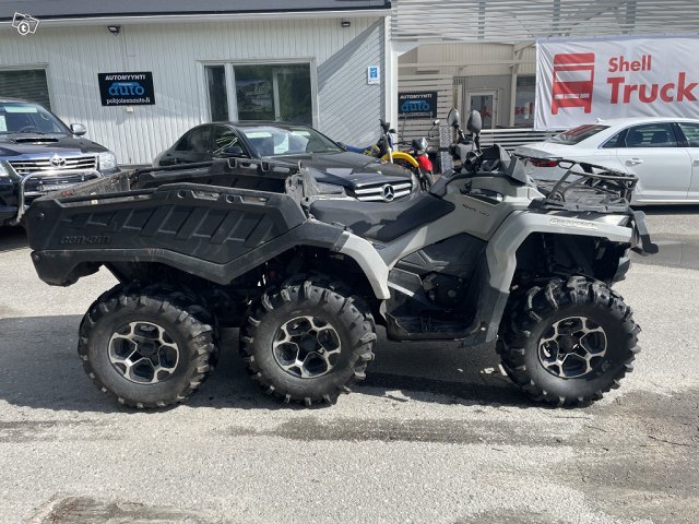 Can-Am Outlander 4