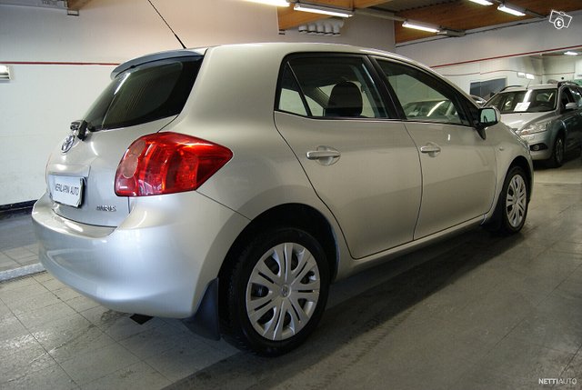 Toyota Auris 4