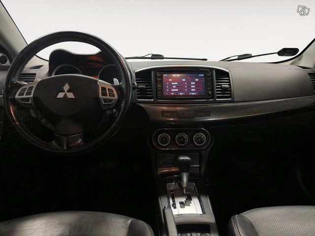 Mitsubishi Lancer 8