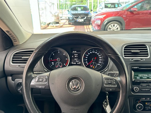 Volkswagen Golf 12