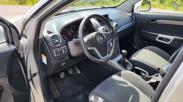 Opel Antara 9