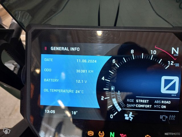 KTM 1290 Super Adventure S 6