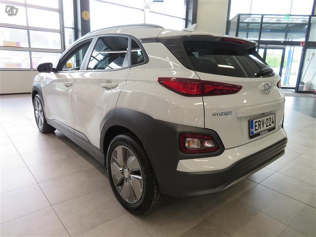 Hyundai KONA Electric 5