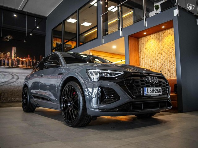 Audi Q8 E-tron