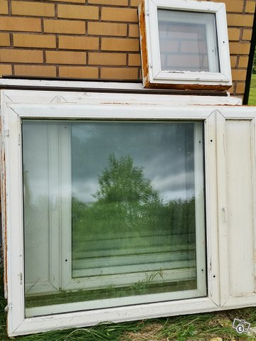 Ikkunoita, kuva 1