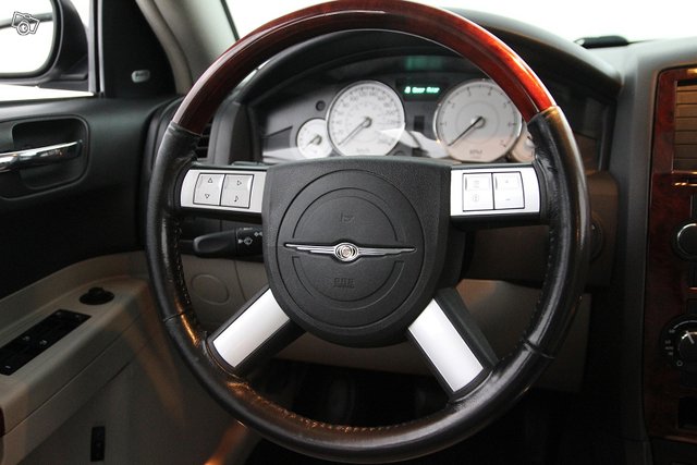 Chrysler 300C 14