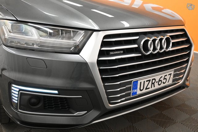 Audi Q7 10