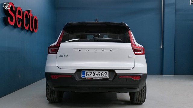 Volvo XC40 4