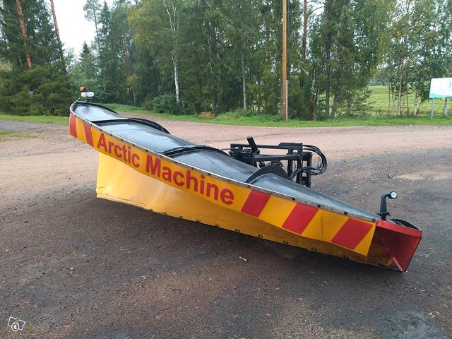 Arctic Machine 3300 1