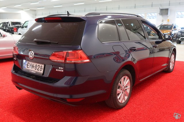 VOLKSWAGEN Golf 5