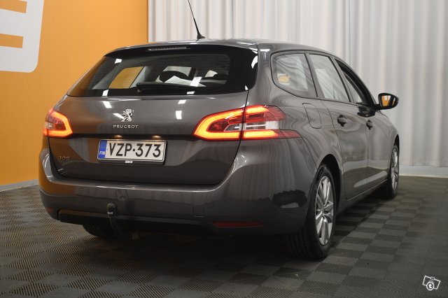 Peugeot 308 8