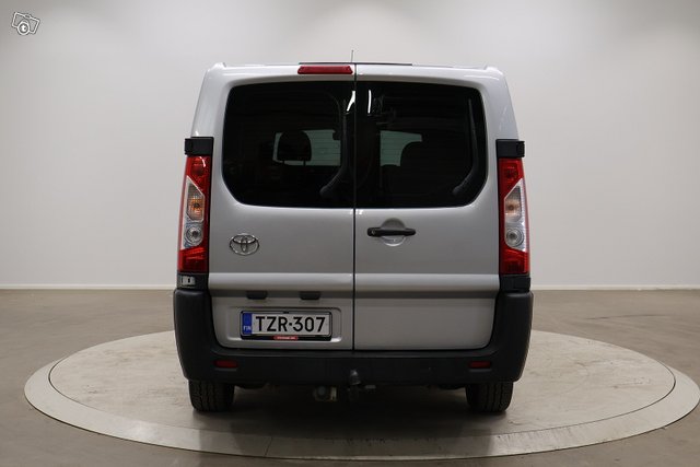 Toyota Proace 6