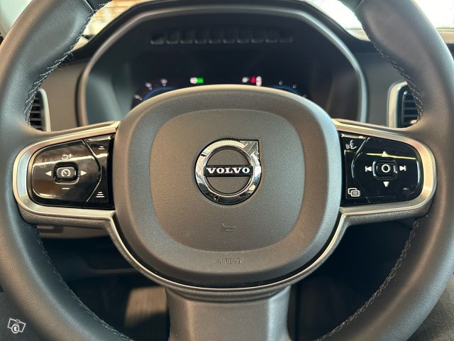 Volvo XC90 15