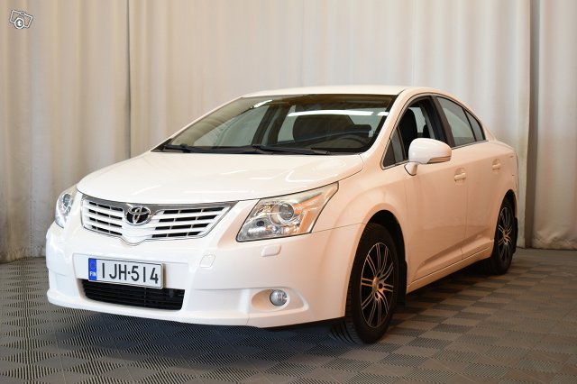 Toyota Avensis 4