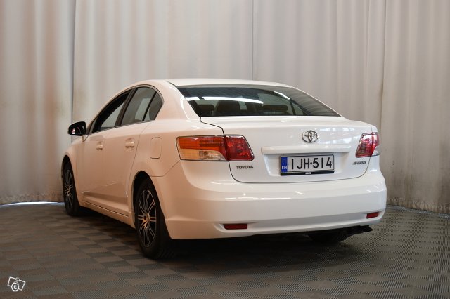 Toyota Avensis 5