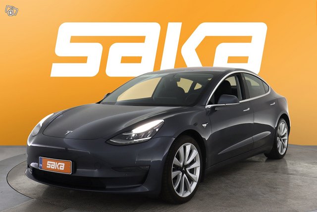 Tesla Model 3 4