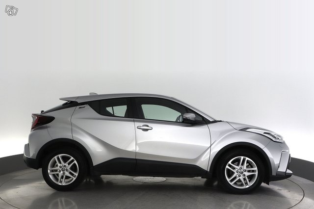 Toyota C-HR 6