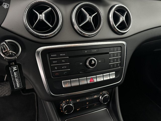 Mercedes-Benz CLA 8