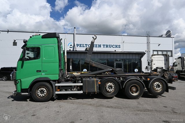 Volvo FH600 8x2 Koukkuauto 2