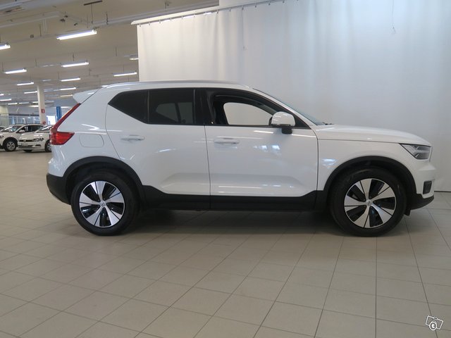 VOLVO XC40 12