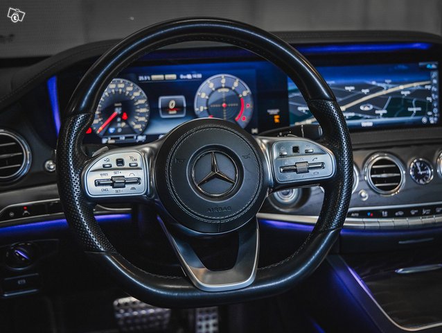 Mercedes-Benz S 8